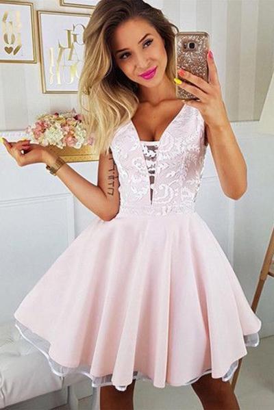 A-line Deep V-neck Sexy Appliques Sleeveless Short Junior Homecoming Dresses N1912