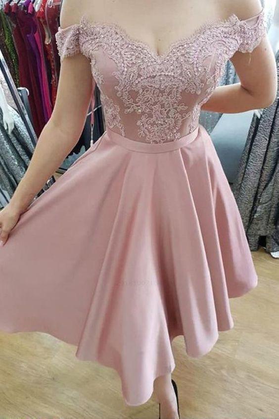 A Line Off the Shoulder Knee Length Homecoming Dresses with Appliques N1914