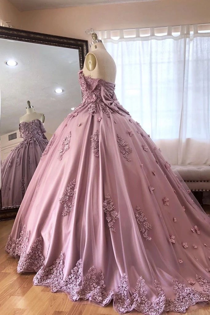 Ball Gown Off the Shoulder Tulle Quinceanera Dress with Lace Appliques, Puffy Prom Dress