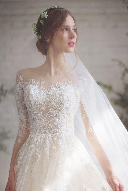 Romantic 3/4 Sleeves Illusion Neckline Lace Appliqued Wedding Dresses UQ2555