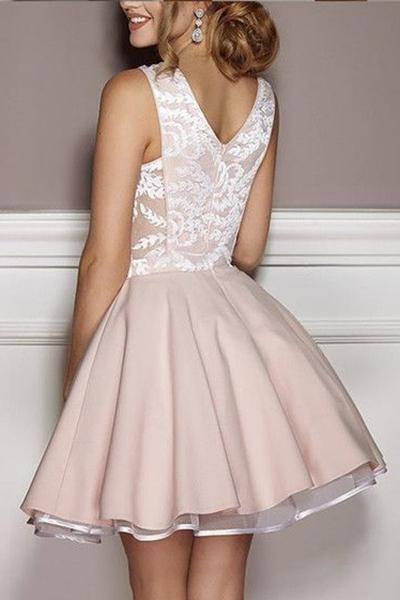 A-line Deep V-neck Sexy Appliques Sleeveless Short Junior Homecoming Dresses UQ1912